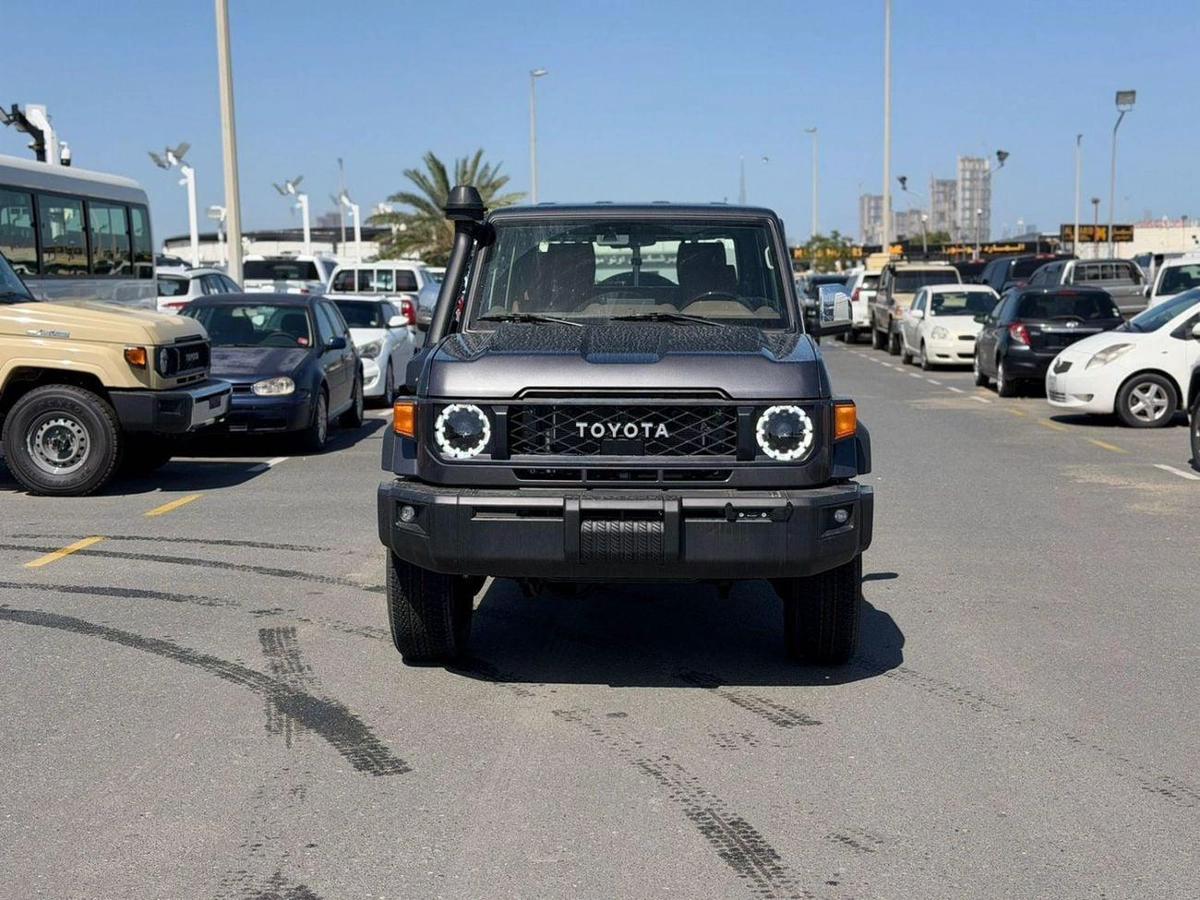 Toyota Land Cruiser Pick Up-0-0