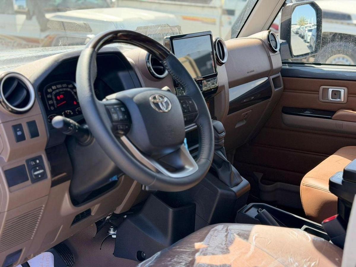 Toyota Land Cruiser Pick Up-3-3