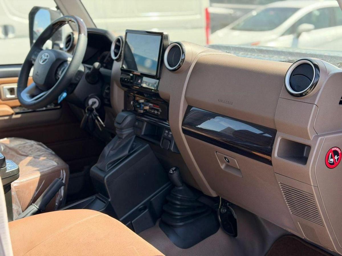 Toyota Land Cruiser Pick Up-5-5