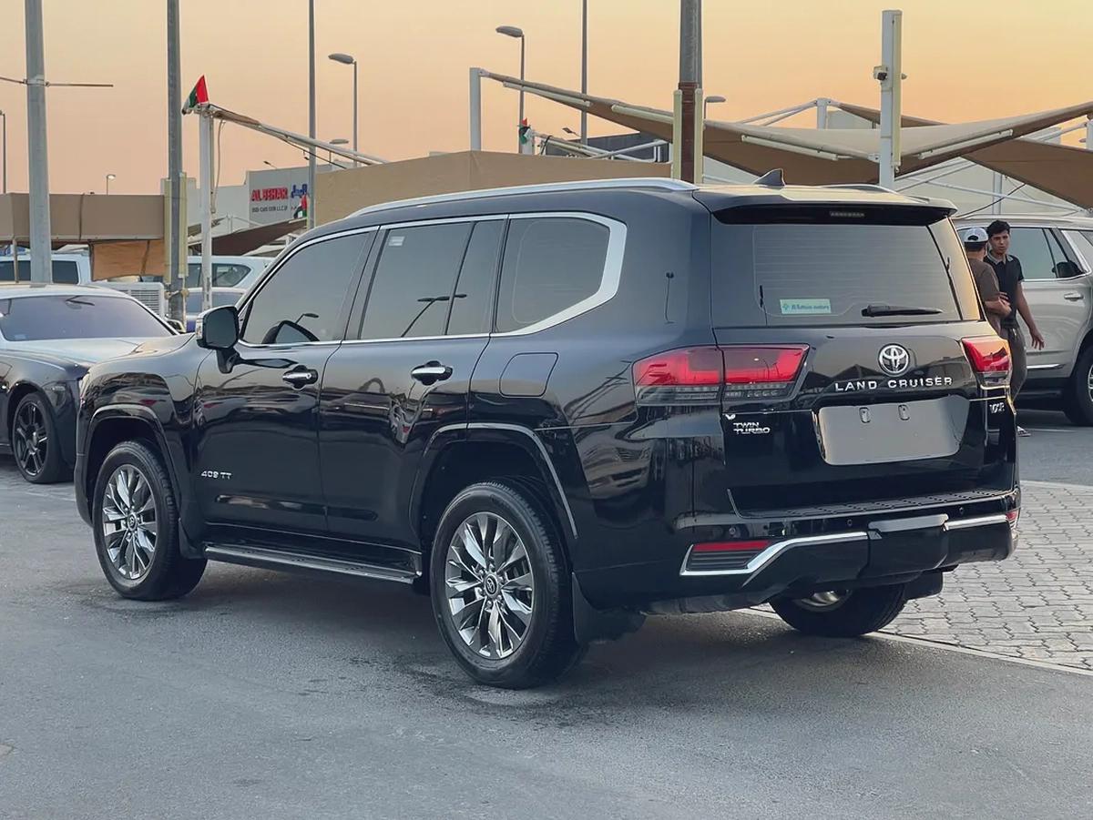 تويوتا لاند كلوزر VXR توين تيربو فل 2023 Toyota Land Cruiser VXR - GCC Specs - Pristine Condition-3-3