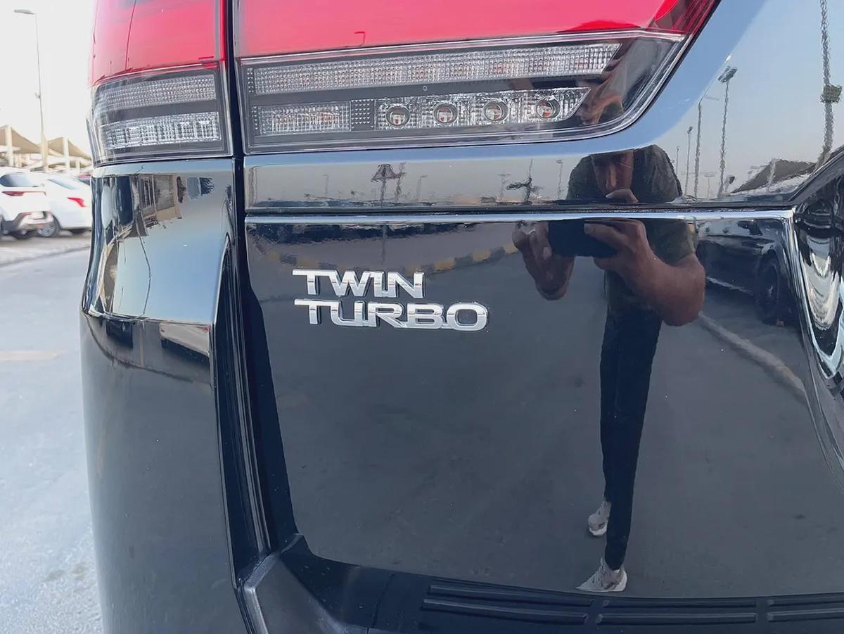 تويوتا لاند كلوزر VXR توين تيربو فل 2023 Toyota Land Cruiser VXR - GCC Specs - Pristine Condition-19-19