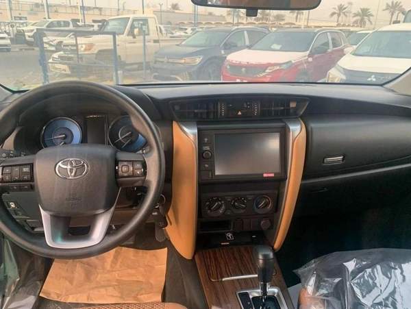 Toyota Fortuner EXR 2.7L (160 HP)