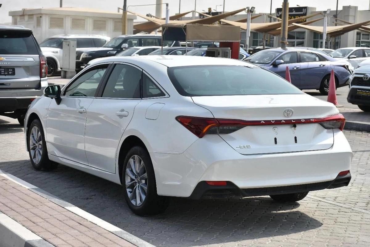 TOYOTA AVALON 2025 | WHITE-8-8
