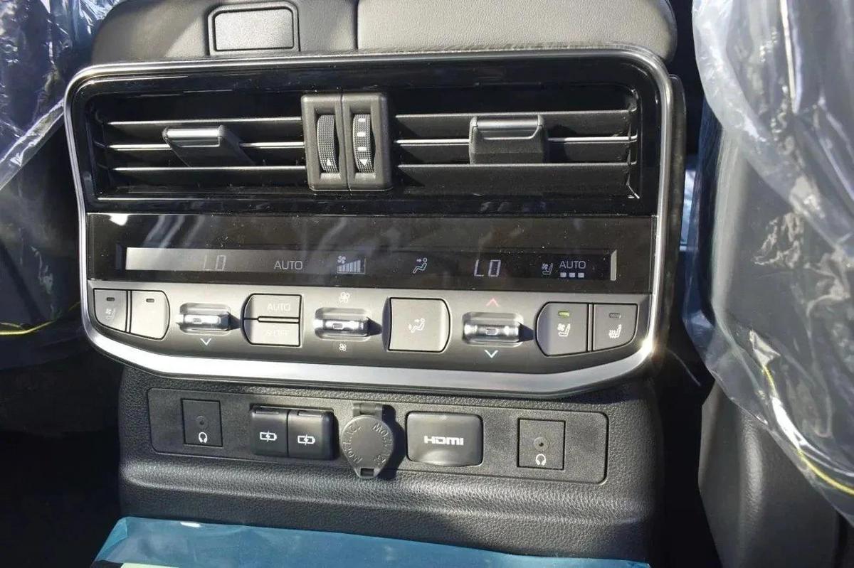 Toyota Land Cruiser LAND cruiser 3.5T VXR Hybrid-7-7