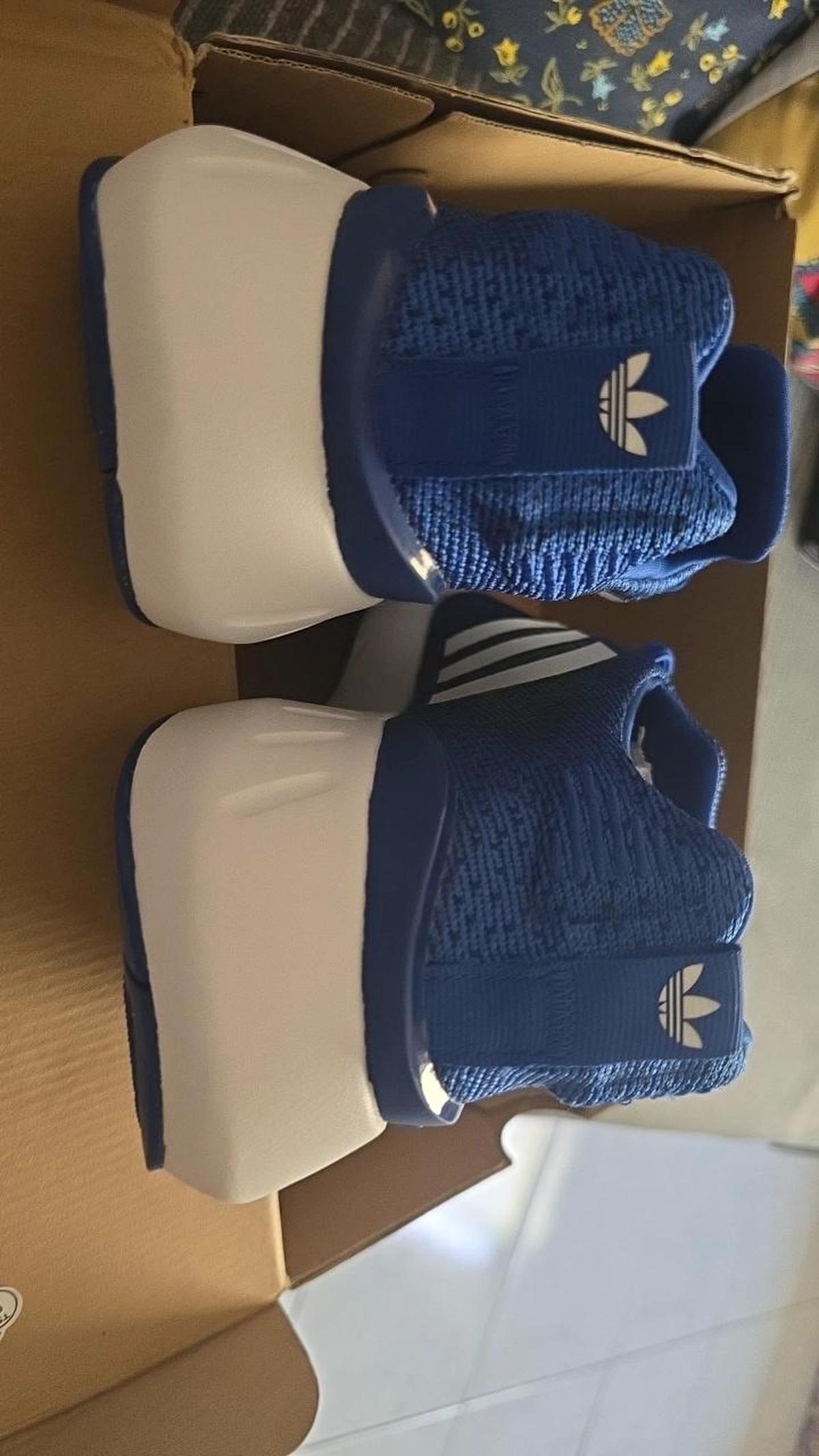 Adidas Originals Men Swift Run 22 Royal Blue White Size 44/ 9.5 /10-4-4