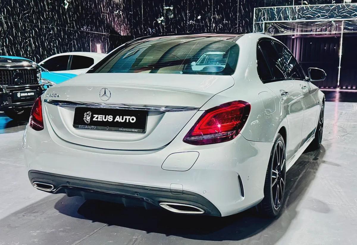 Mercedes-Benz C-Class 300 2020 GCC specs for 110,000.00 AED-3-3