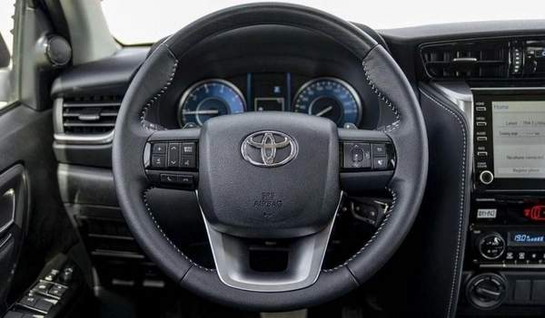 Toyota Fortuner FORTUNER 2.4L DIESEL 2025