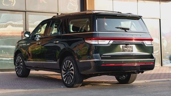 2024 Lincoln Navigator Presidential, Lincoln Warranty + Service Pack, Low Kms, 7-Seater, GCC