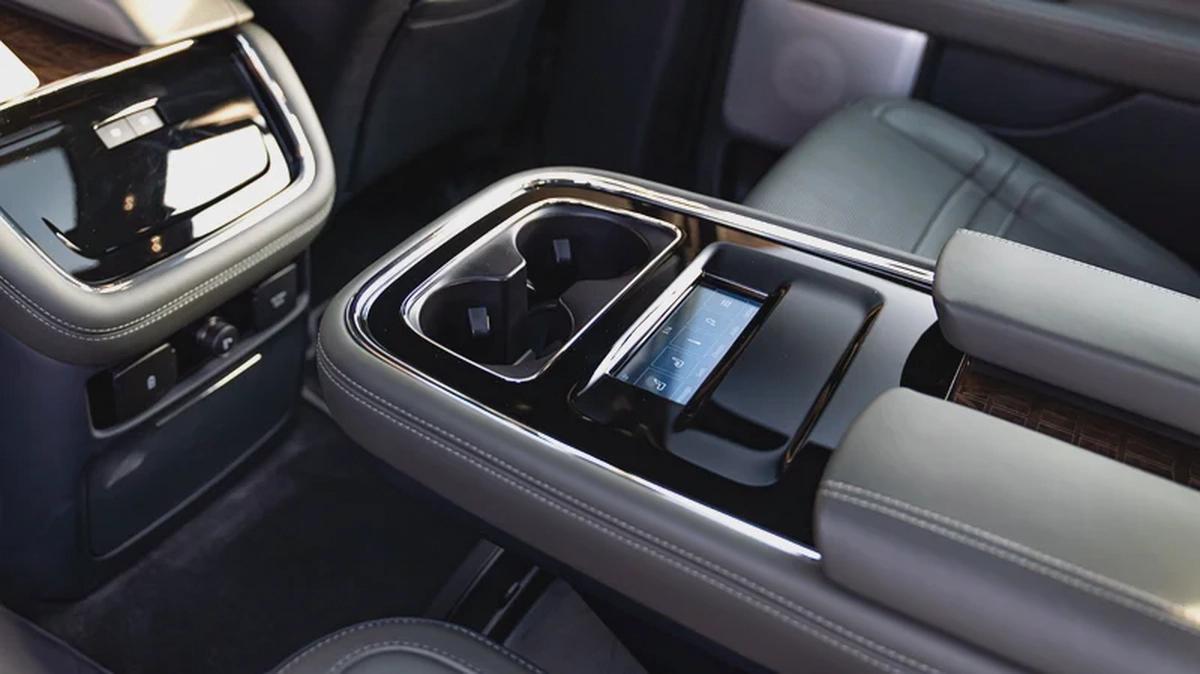 2024 Lincoln Navigator Presidential, Lincoln Warranty + Service Pack, Low Kms, 7-Seater, GCC-14-14