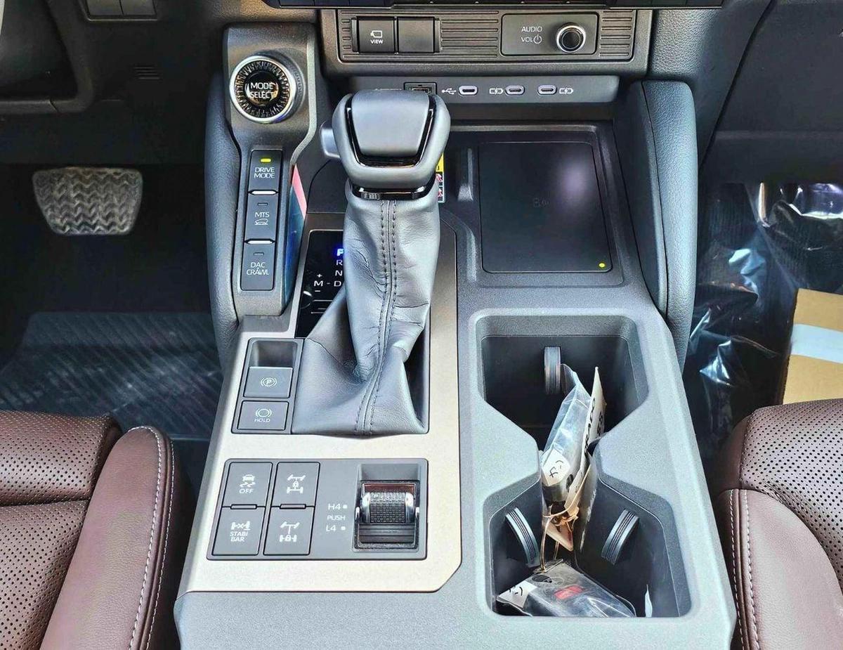 Toyota Prado ADVENTURE TURBO / 2.4L V4 PETROL | RADAR | 360* CAMERA | POWER WITH LEATHER SEATS | HEADUP DISPLAY |-11-11