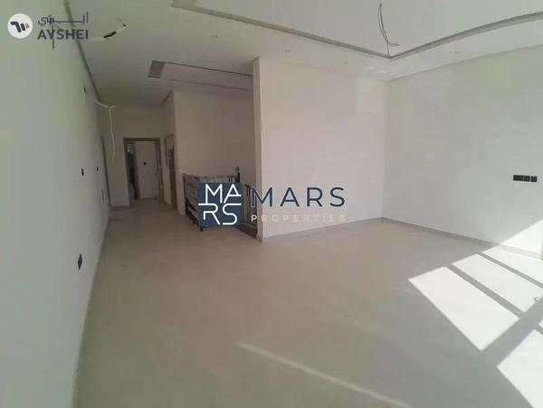 New age in hoshi 4bhk | ready | modern style