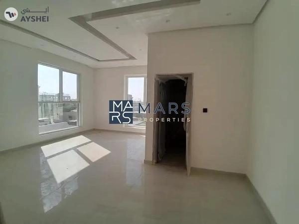 New age in hoshi 4bhk | ready | modern style