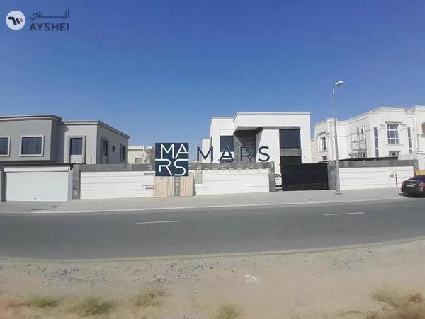 New age in hoshi 4bhk | ready | modern style