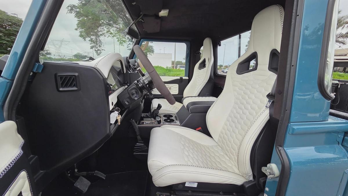 Land Rover MADefender 110 Pickup High Cap-8-8