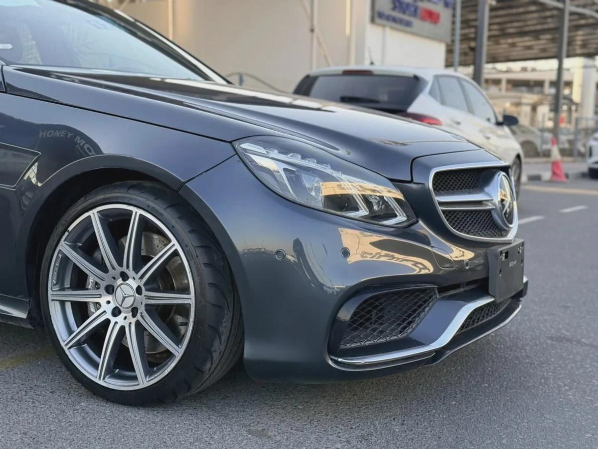 Mercedes Benz E63 AMG-18-18