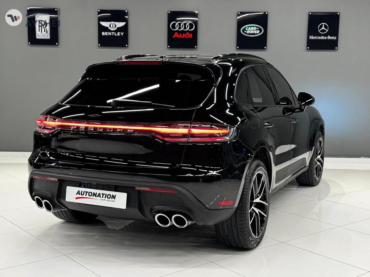 Porsche Macan 2024-7-7