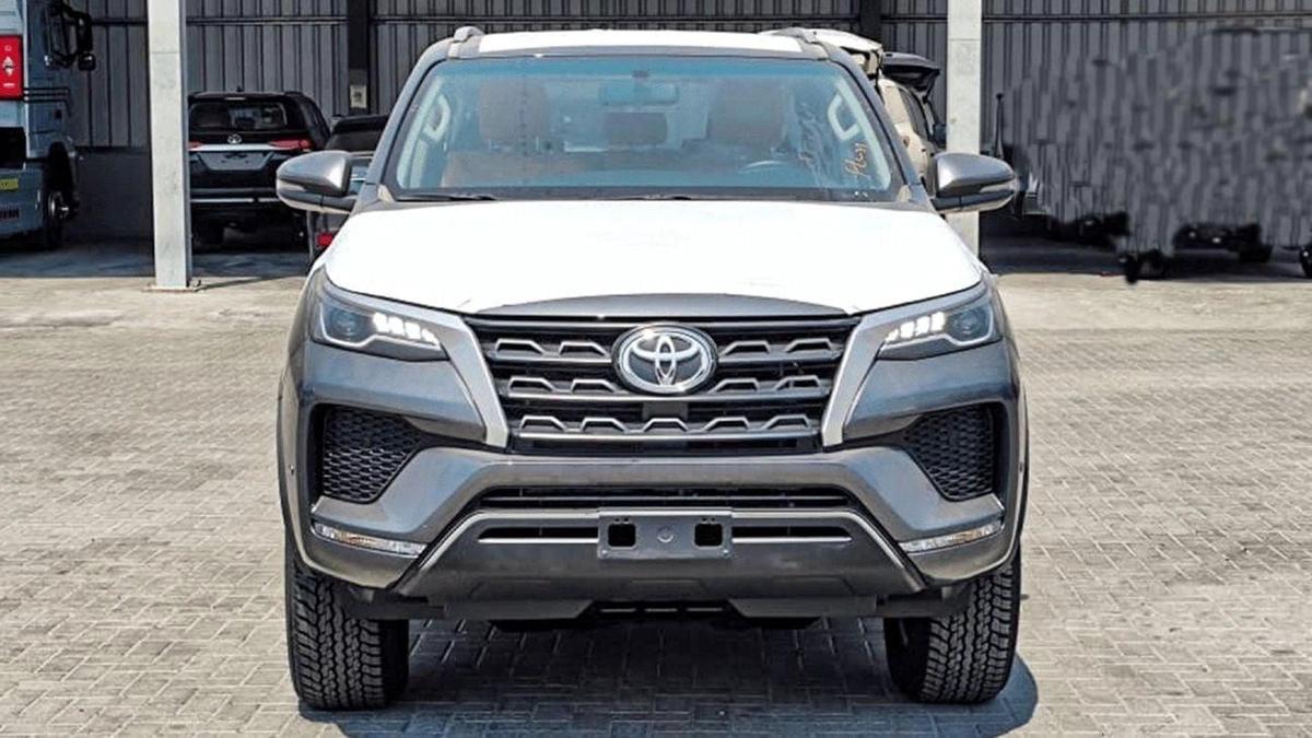 Toyota Fortuner TOYOTA FORTUNER 2.7L 4WD PETROL 2025-1-1