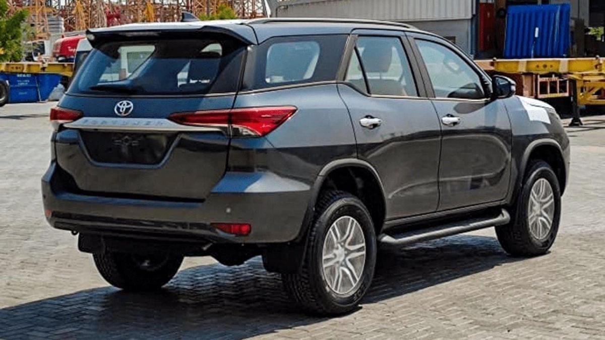 Toyota Fortuner TOYOTA FORTUNER 2.7L 4WD PETROL 2025-6-6