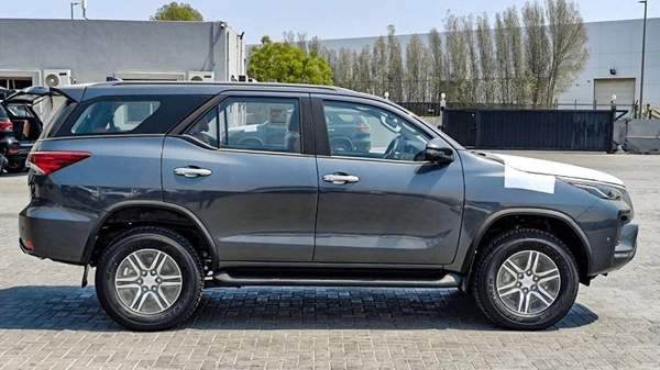 Toyota Fortuner TOYOTA FORTUNER 2.7L 4WD PETROL 2025