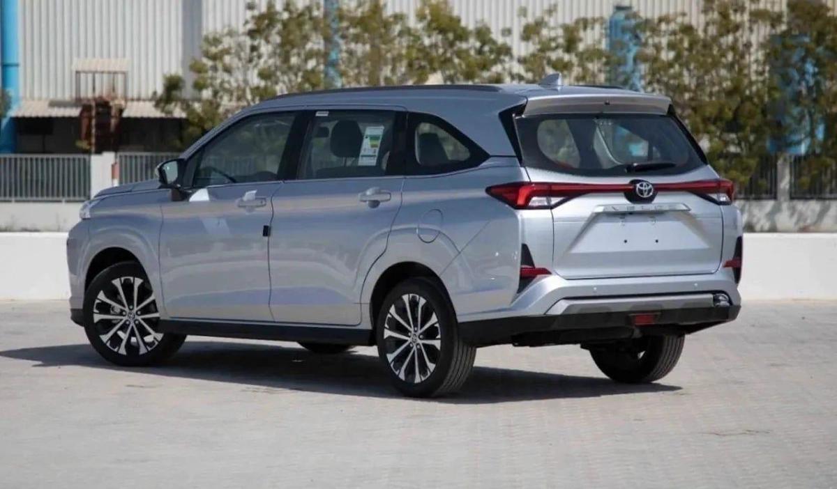 Toyota Veloz 1.5L FULL OPTION-2-2