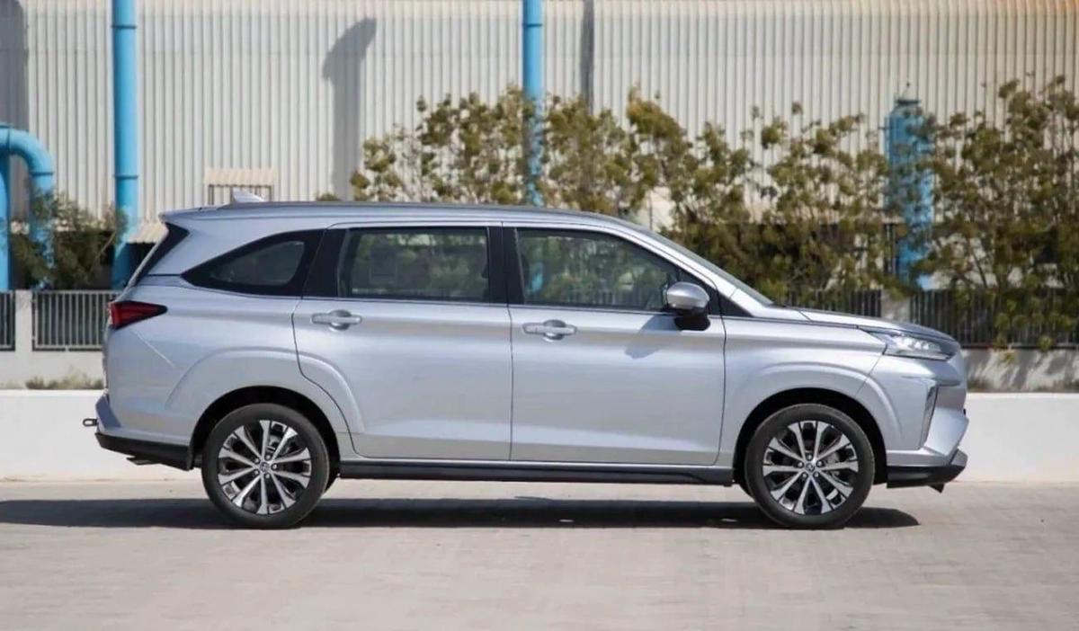 Toyota Veloz 1.5L FULL OPTION-18-18