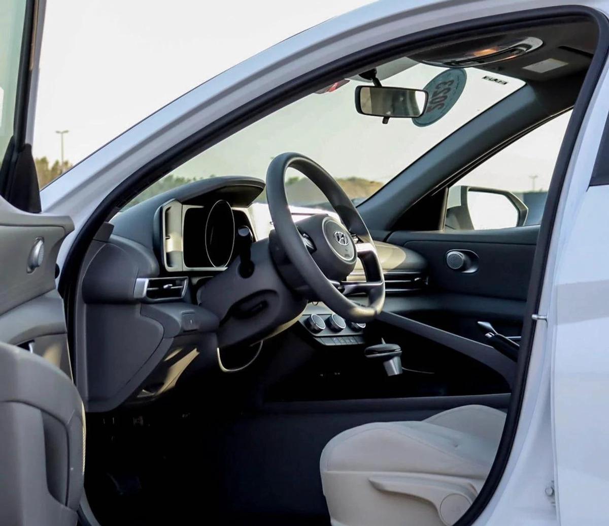 Used Hyundai Elantra 2023-2-2