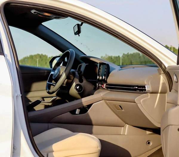 Used Hyundai Elantra 2023