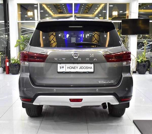 Nissan X-Terra TITANIUM ( 2022 Model ) in Gray Color GCC Specs