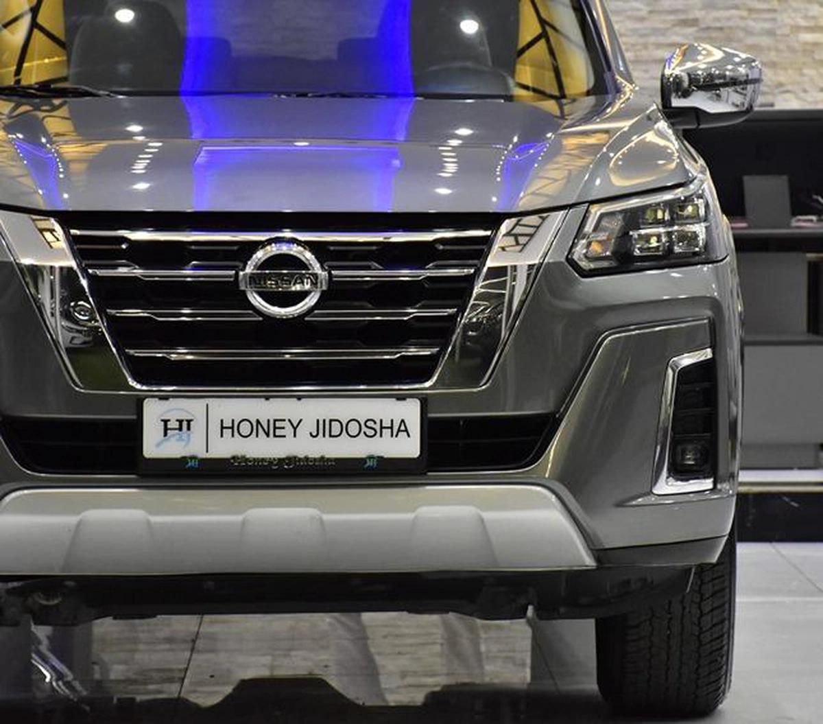 Nissan X-Terra TITANIUM ( 2022 Model ) in Gray Color GCC Specs-11-11