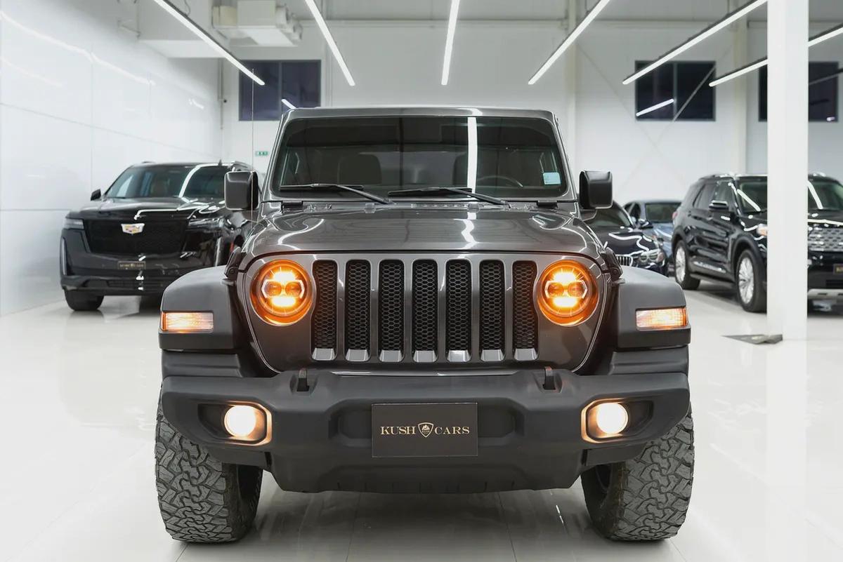 2019 JEEP WRANGLER UNLIMITED SPORTS IN EXCELLENT CONDITION-3-3