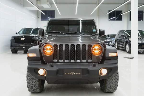2019 JEEP WRANGLER UNLIMITED SPORTS IN EXCELLENT CONDITION