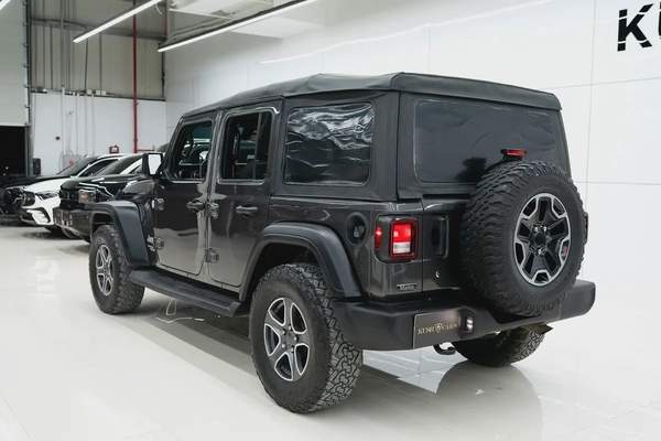 2019 JEEP WRANGLER UNLIMITED SPORTS IN EXCELLENT CONDITION