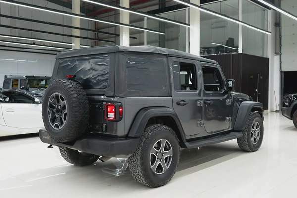 2019 JEEP WRANGLER UNLIMITED SPORTS IN EXCELLENT CONDITION