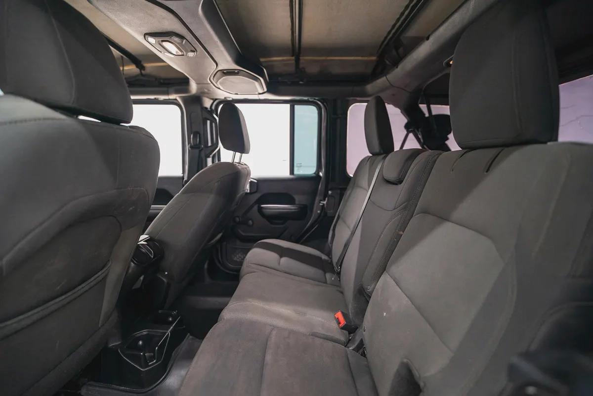 2019 JEEP WRANGLER UNLIMITED SPORTS IN EXCELLENT CONDITION-8-8