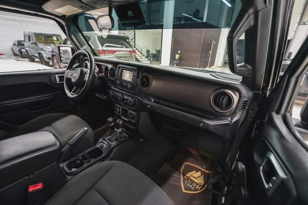 2019 JEEP WRANGLER UNLIMITED SPORTS IN EXCELLENT CONDITION