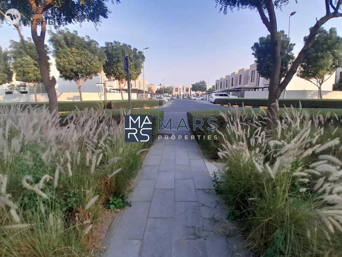 Lavish luxury | Specious | 4bhk | greatest garden | zero serives charge-0-landscape