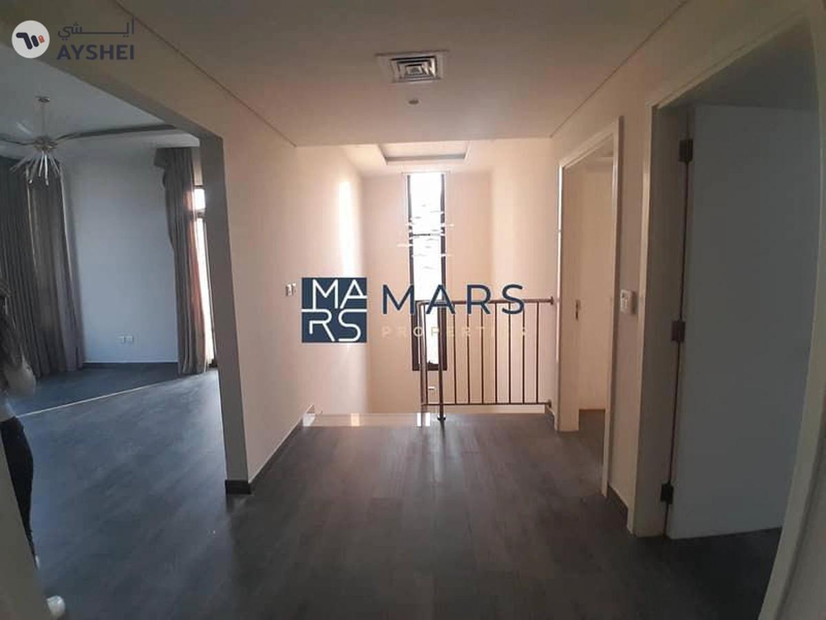 Lavish luxury | Specious | 4bhk | greatest garden | zero serives charge-7-7