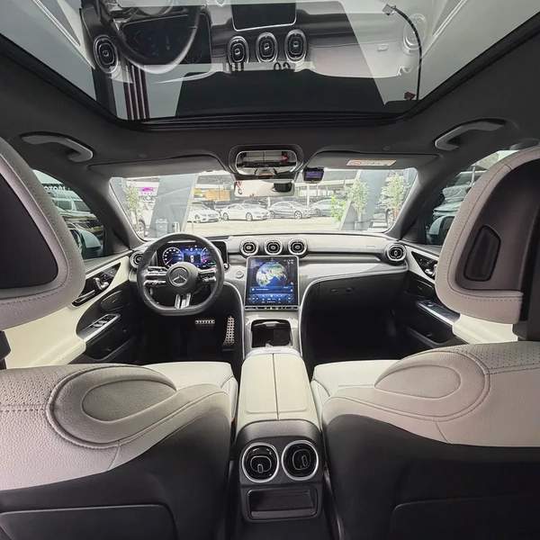 Mercedes C300 2022 | Korean Specs | Clean Title | 83,000 KM | White | مرسيدس C300 2022 وارد كوري