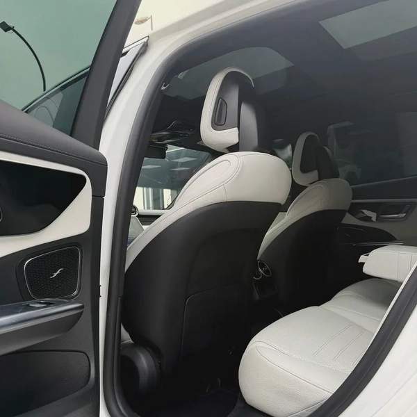 Mercedes C300 2022 | Korean Specs | Clean Title | 83,000 KM | White | مرسيدس C300 2022 وارد كوري