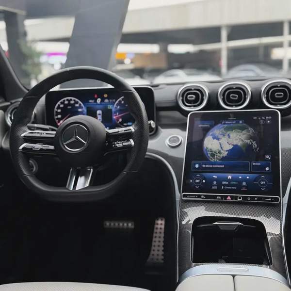 Mercedes C300 2022 | Korean Specs | Clean Title | 83,000 KM | White | مرسيدس C300 2022 وارد كوري