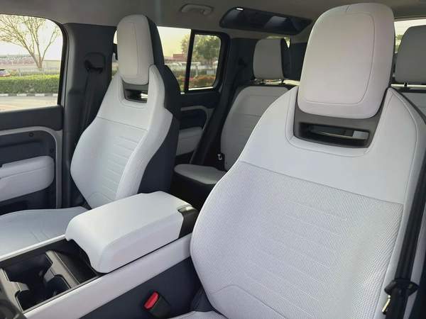 Land Rover Defender 110 Octa 2026 - Canadian Specs - Brand New