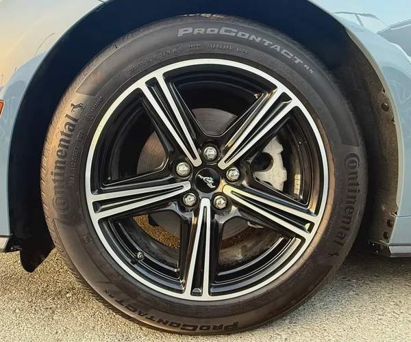FORD MUSTANG - 2024 - FAST BACK - ECO Boost - V4 - 2,3L - BY TURBO - USA SPECS VERY GOOD CONDITION