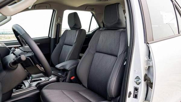 Toyota Fortuner 2.4L DIESEL 2025 WHITE