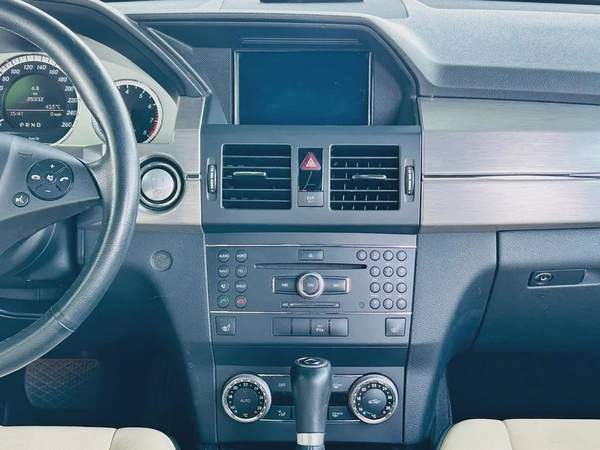 BENZ GLK300 | 4 MATIC | 2010 | ONLY | 75332 KM | JAPAN IMPORT | CLEAN TITLE