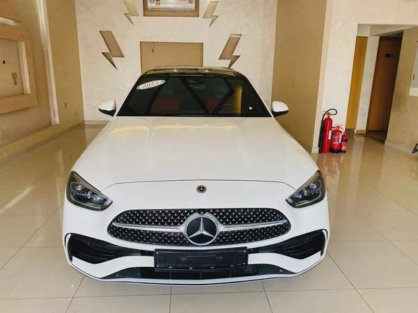 للبيع مرسيدس C200 موديل 2022 مواصفات خليجية