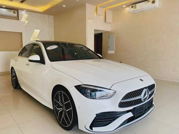 للبيع مرسيدس C200 موديل 2022 مواصفات خليجية