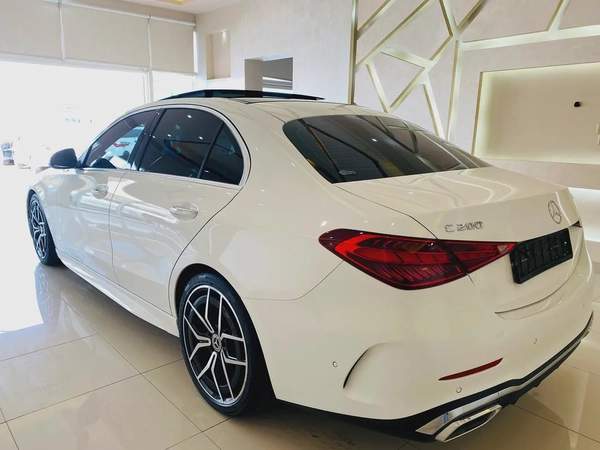 للبيع مرسيدس C200 موديل 2022 مواصفات خليجية