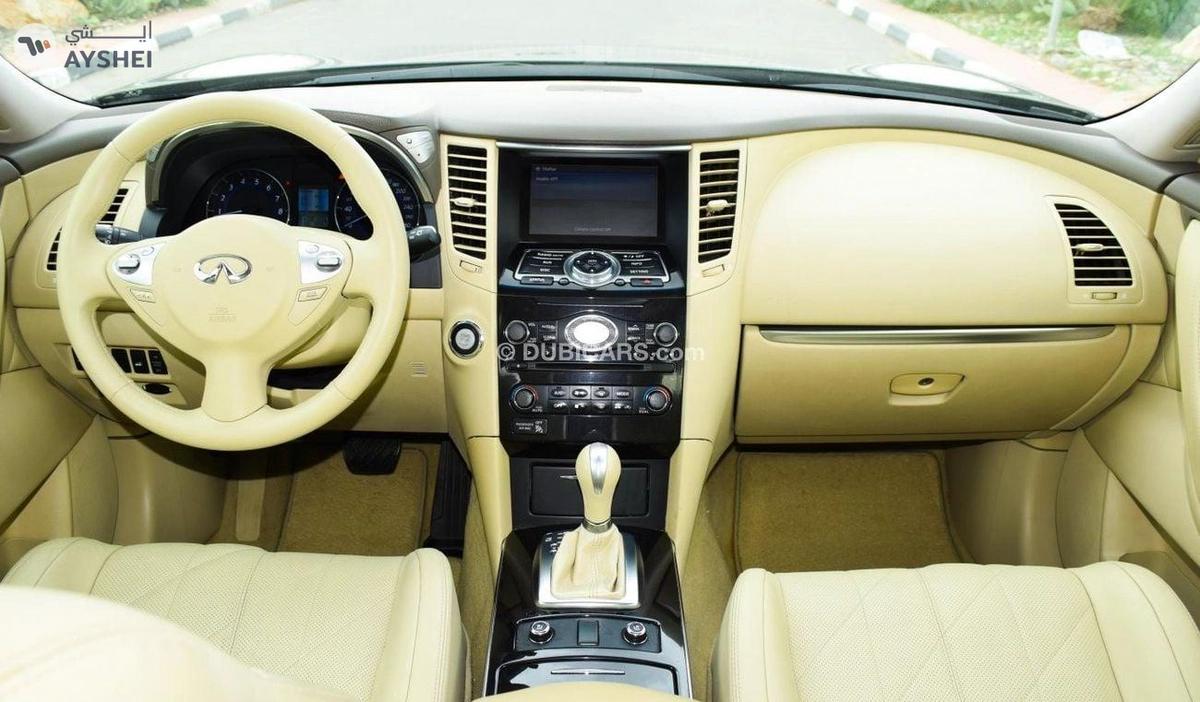 Infiniti QX70 3.7-4-4