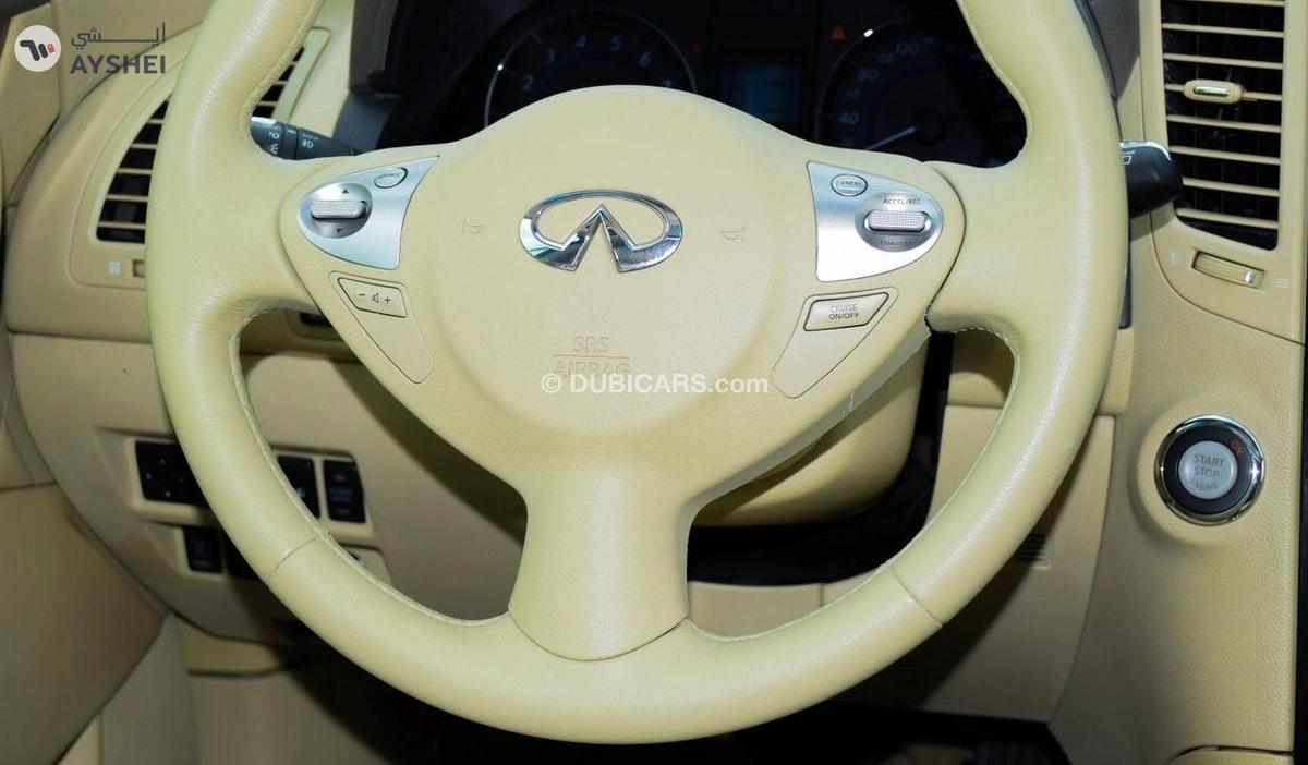 Infiniti QX70 3.7-7-7