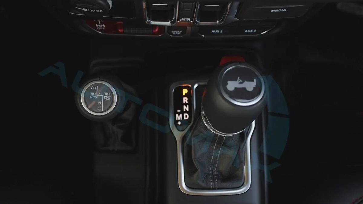 ( Only For Export ) 2025/2025 i4 2.0L TURBO JEEP WRANGLER UNLIMITED RUBICON XTREME GCC BRAND NEW-11-11